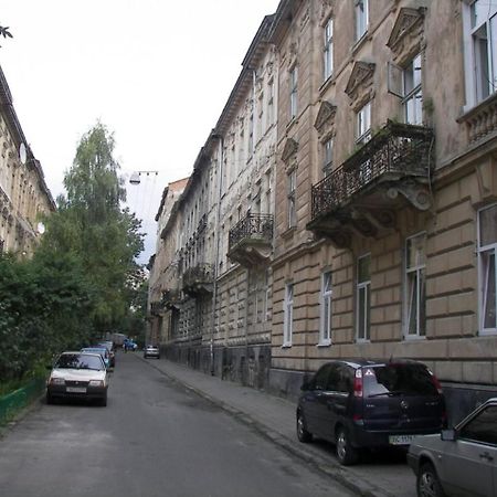 Cosy flat Lägenhet Lviv Exteriör bild